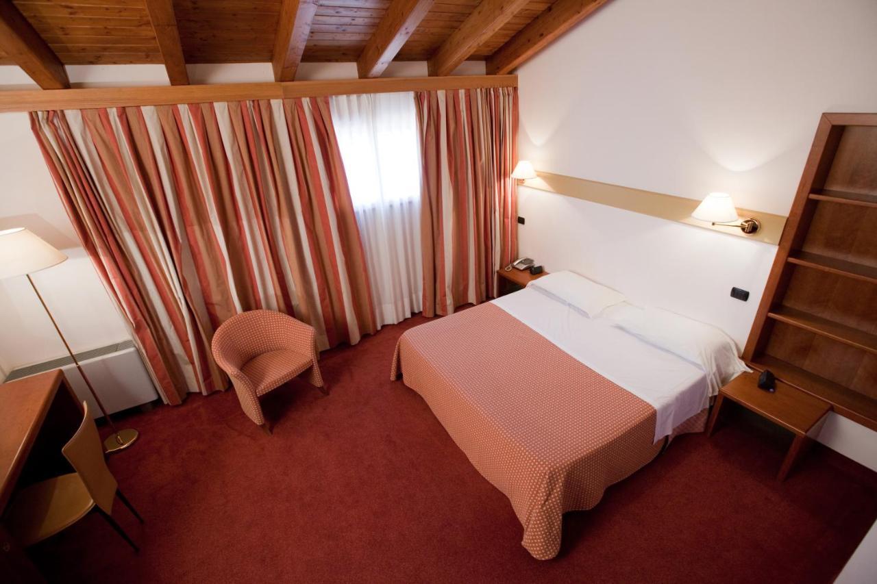 Eurohotel Palace Maniago Zewnętrze zdjęcie